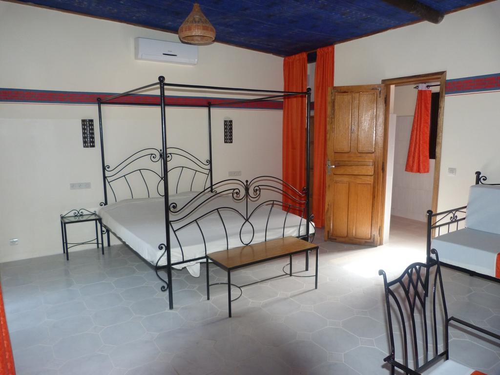 Hotel Mermoz Saint-Louis Exterior foto